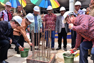 Snapshoot Topping Off Aston Belitung Hotel